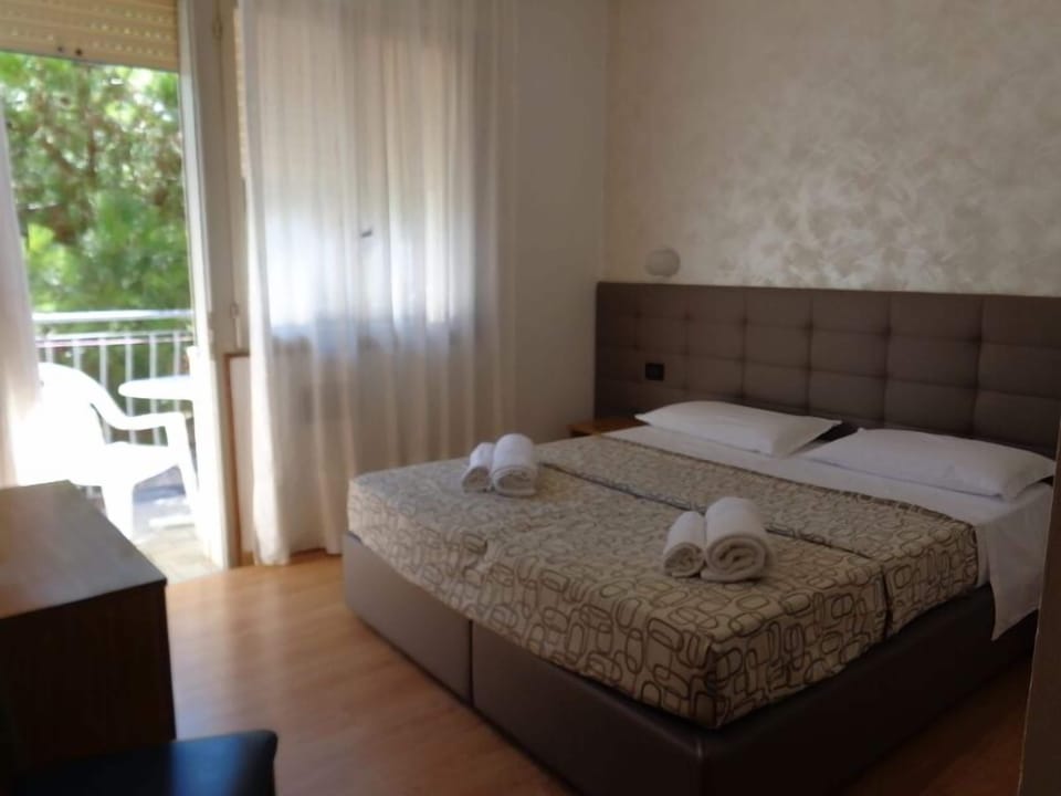 Double or Twin Room | Desk, free WiFi