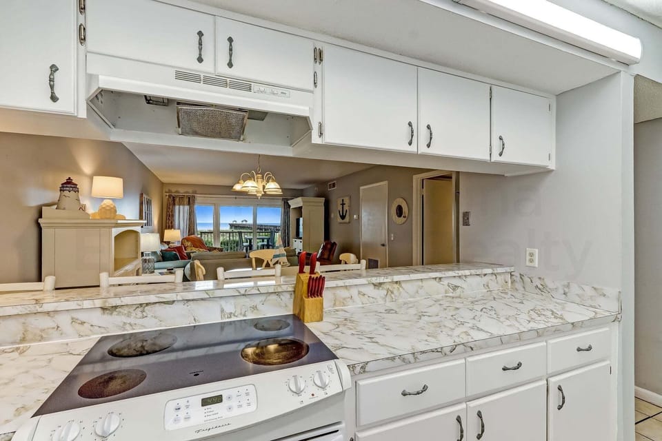 Condo, 2 Bedrooms | Private kitchen | Full-size fridge, microwave, oven, stovetop