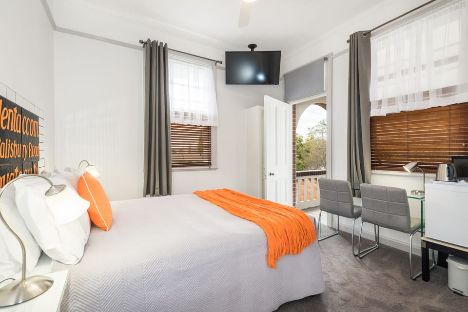 Economy Room, 1 Queen Bed, Non Smoking, Garden View | 1 bedroom, premium bedding, desk, laptop workspace