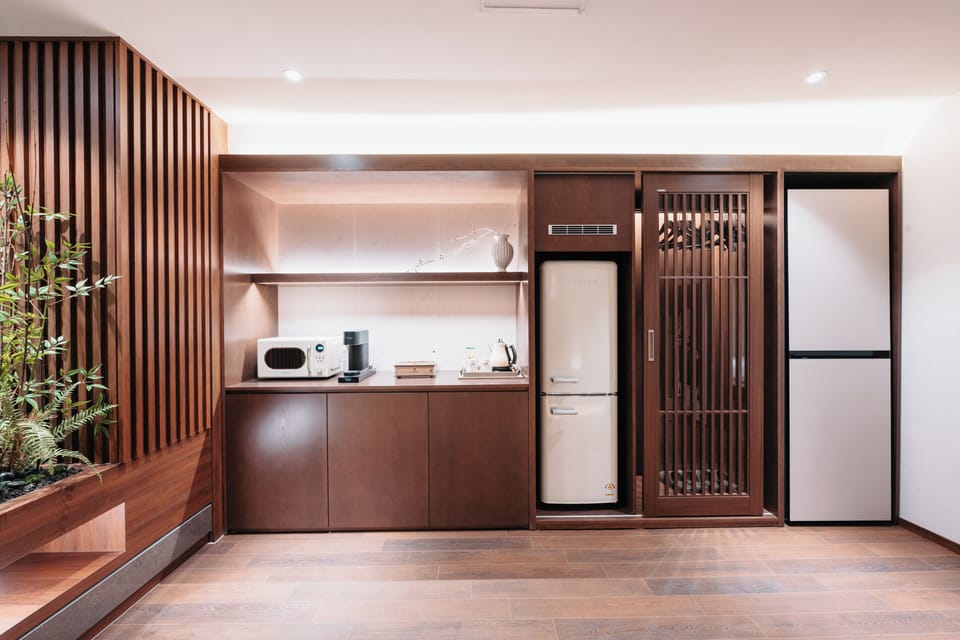 Ryokan (Japanese style room) | Living area | 52-inch LED TV with cable channels, TV