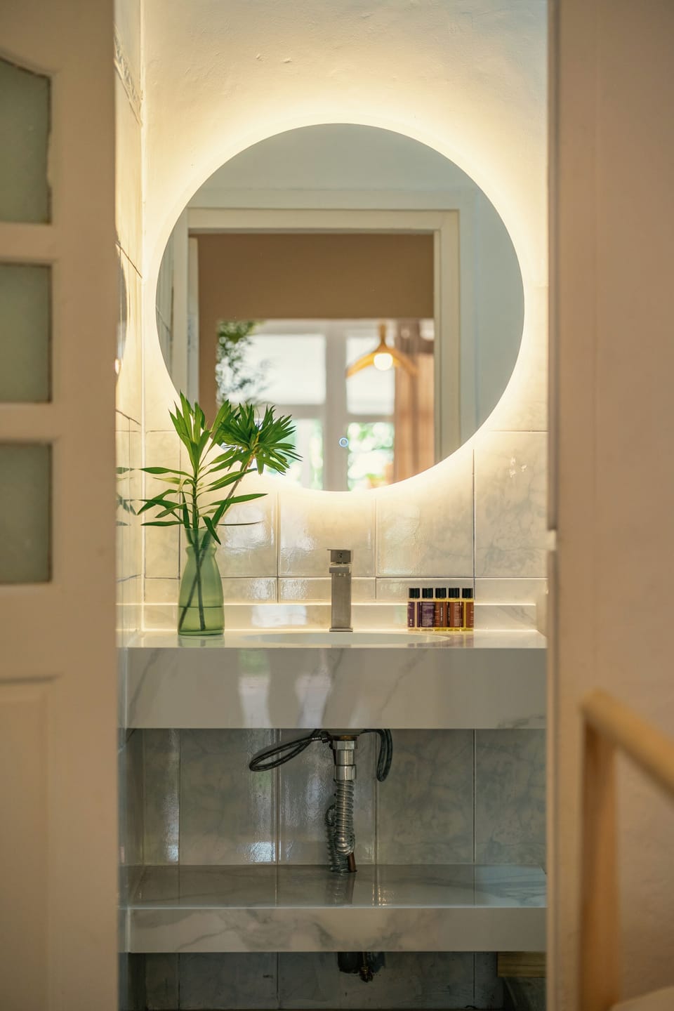 Open Space Family Room | Bathroom | Shower, free toiletries, hair dryer (on request), towels