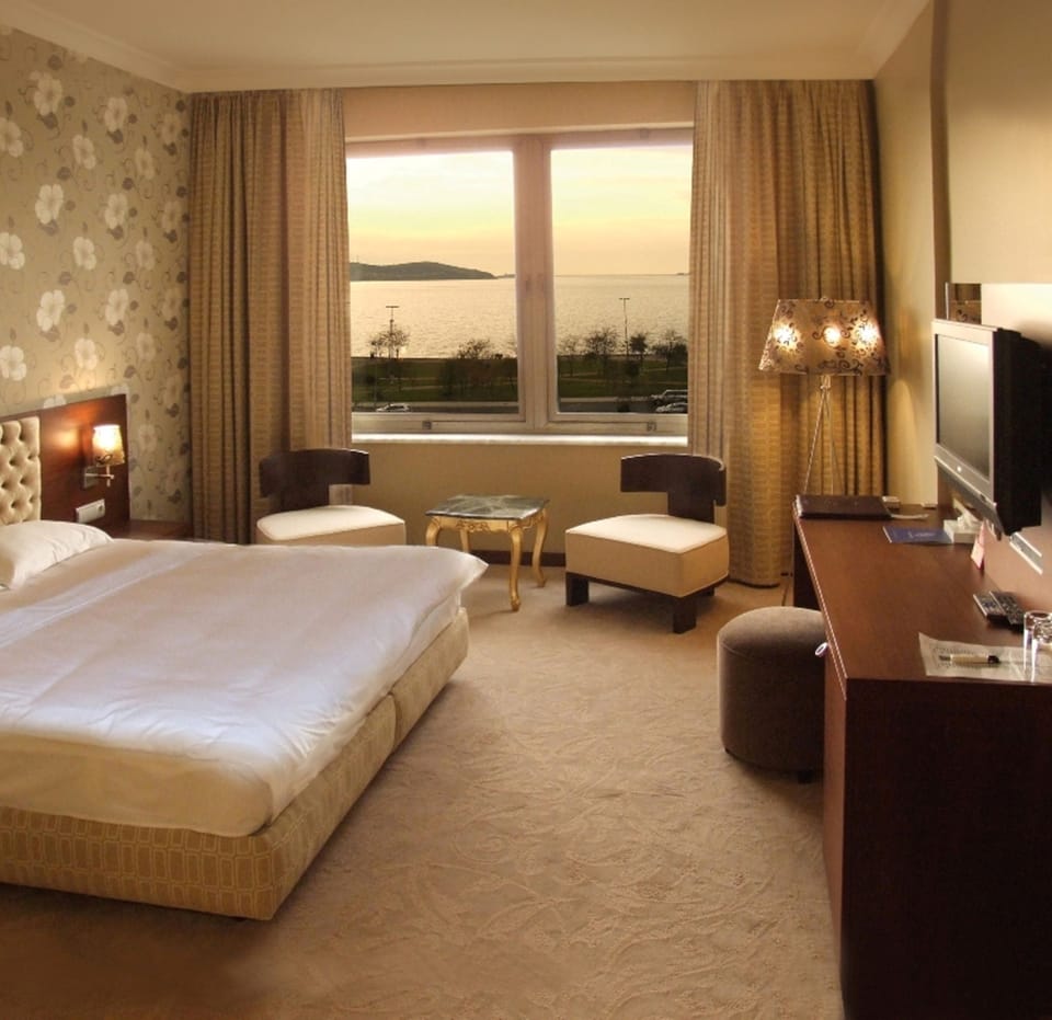 Premium bedding, minibar, in-room safe, desk