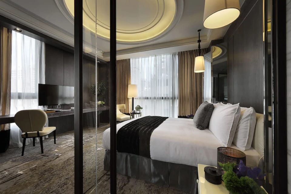 Classic Double Room, 1 Double Bed | In-room safe, individually decorated, individually furnished