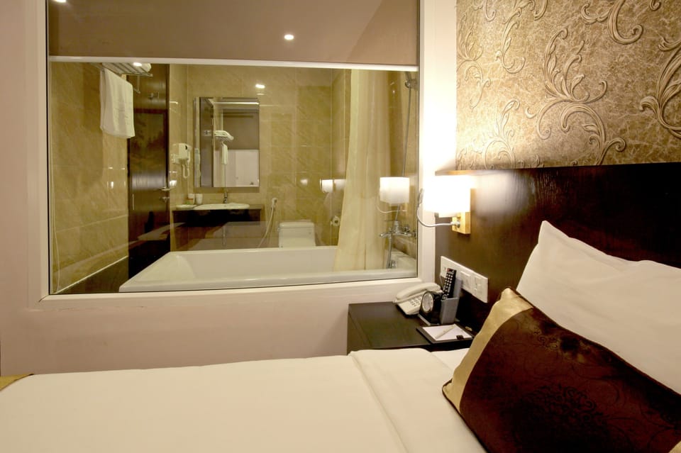 Superior Twin Room | Premium bedding, minibar, in-room safe, desk
