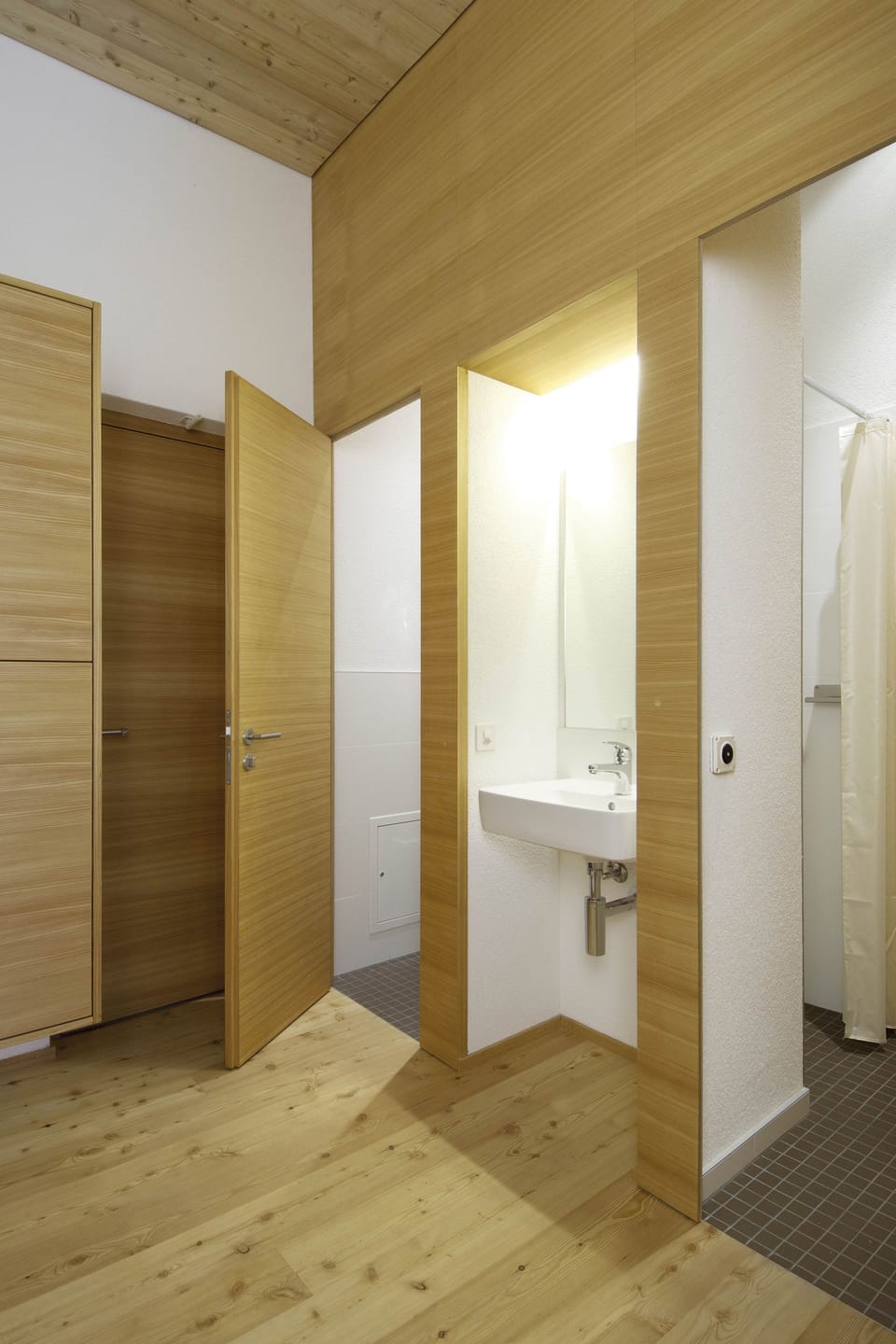 Shower, towels