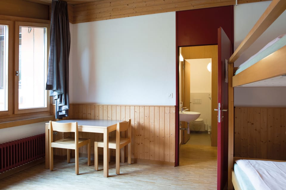 Twin Room, Shared Bathroom | In-room safe, desk, bed sheets