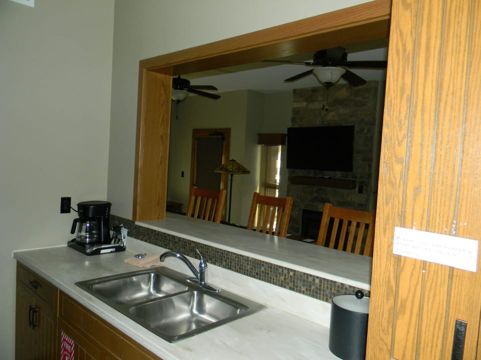 Microwave, coffee/tea maker