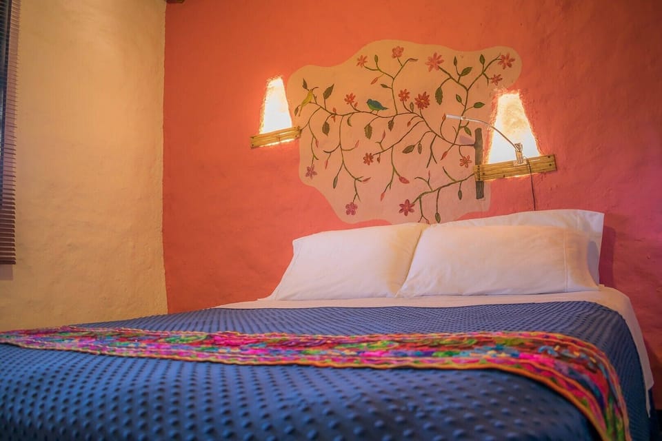 Junior Suite | In-room safe, desk, bed sheets