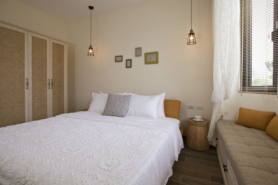 Double Room (Sunflower) | Premium bedding, desk, rollaway beds, free WiFi