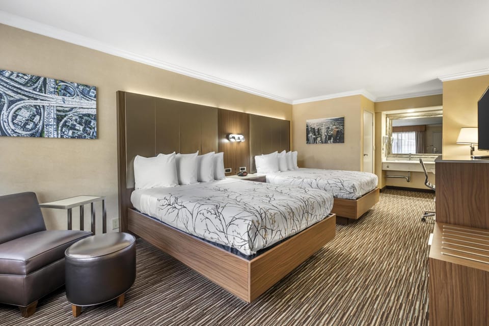 In-room safe, desk, laptop workspace, iron/ironing board