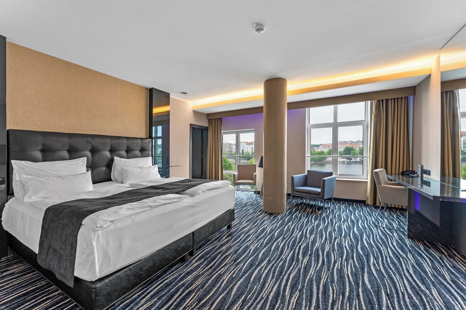 Royal Suite, 2 Bedrooms, City View (River Royal Suite) | Hypo-allergenic bedding available, Select Comfort beds, minibar