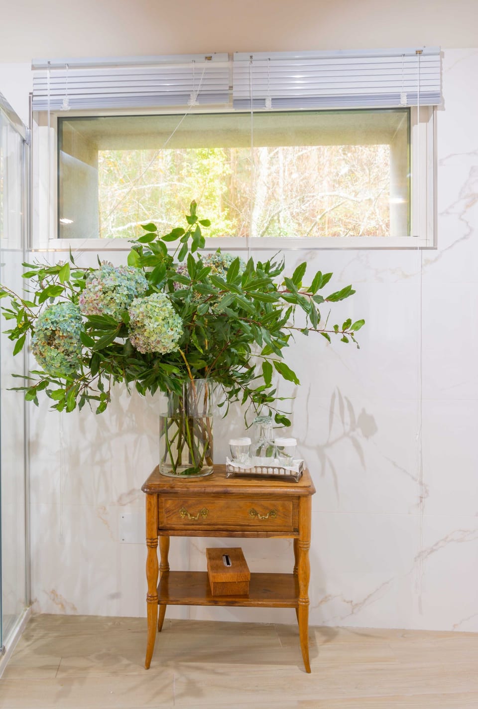 Deluxe Suite, Hot Tub | Free cribs/infant beds, free WiFi, bed sheets