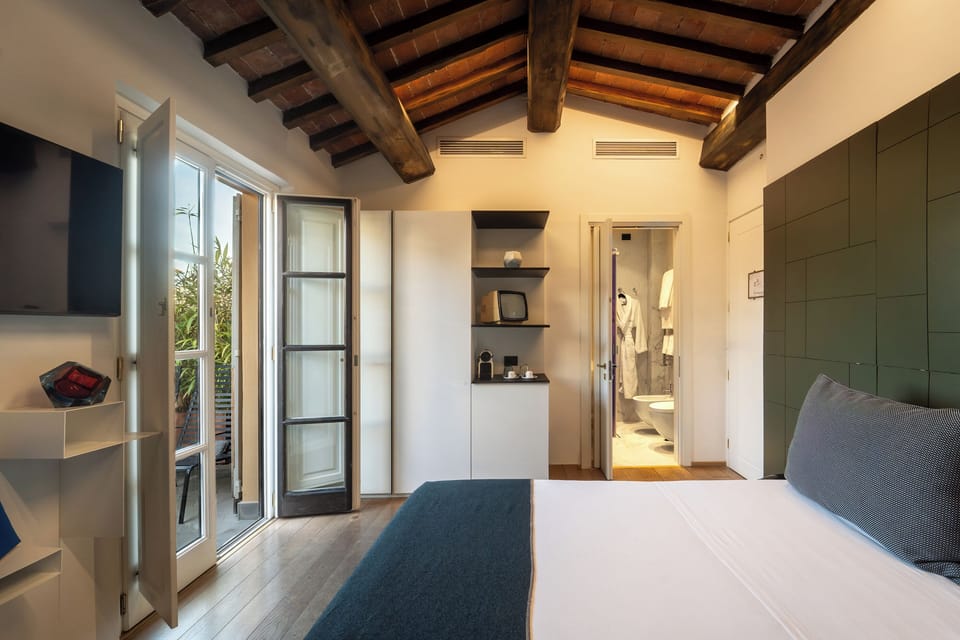 Deluxe Double Room, Balcony | Egyptian cotton sheets, premium bedding, down comforters, minibar