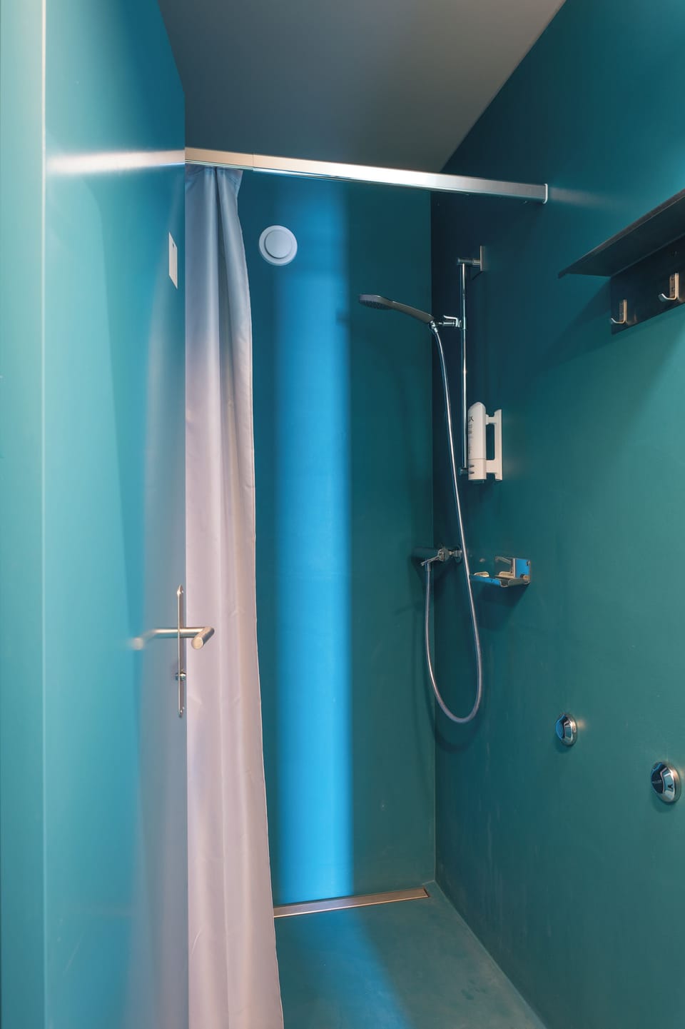 Shower, towels