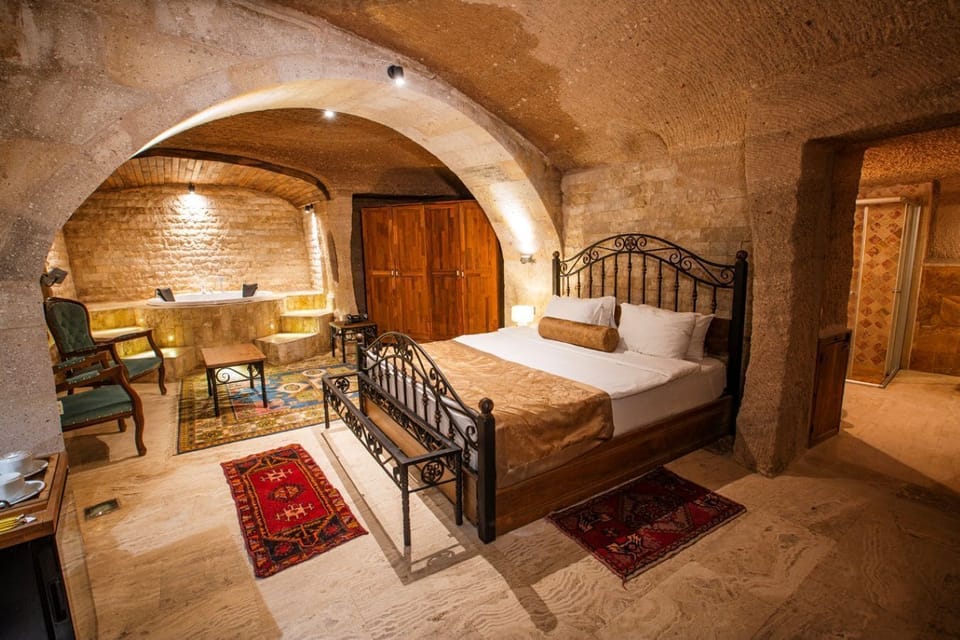 Deluxe Room (Cave ) | Premium bedding, down comforters, minibar, in-room safe