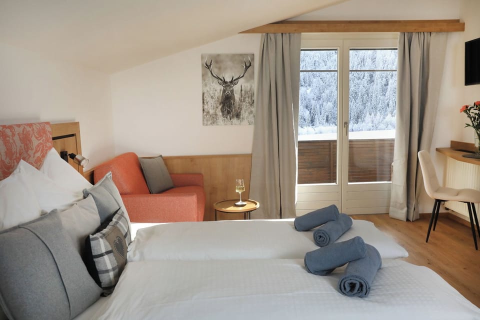 Apartment, 2 Bedrooms, Valley View | 1 bedroom, premium bedding, minibar, iron/ironing board