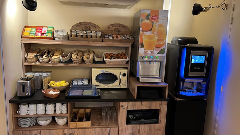 Daily buffet breakfast for a fee