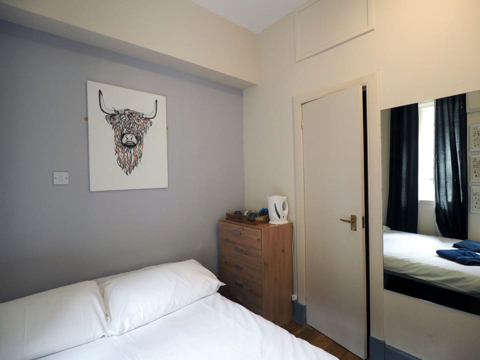 Basic Double Room, Ensuite | Iron/ironing board, free WiFi, bed sheets
