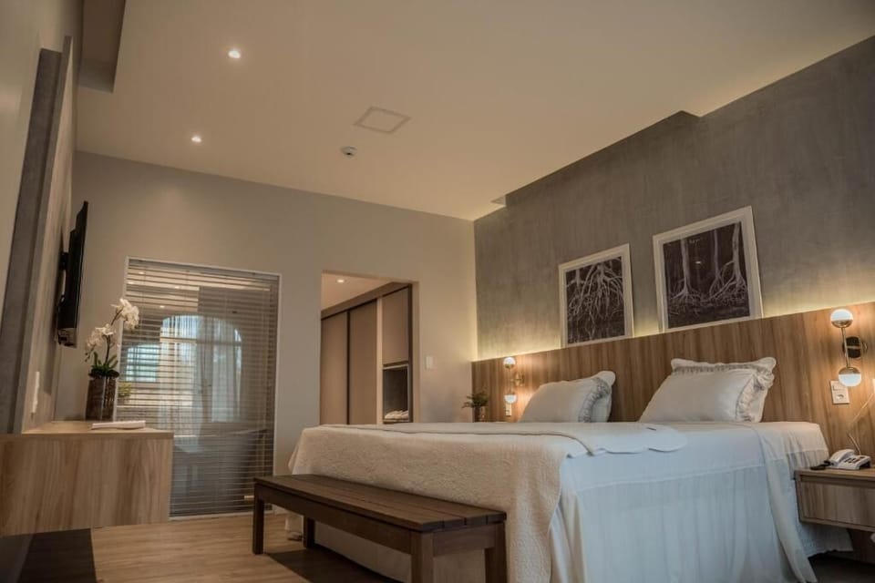 Presidential Studio Suite | Minibar, desk, free WiFi, bed sheets