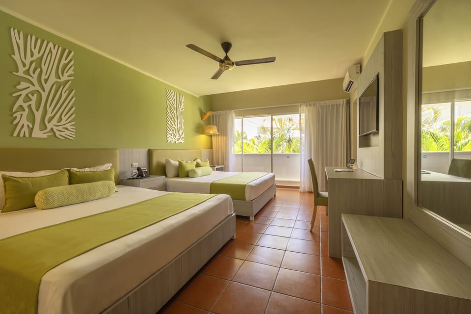 Superior Room | In-room safe, desk, soundproofing, free WiFi