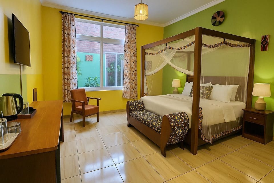 Deluxe Double Room, Jetted Tub | WiFi (free), individually decorated, individually furnished