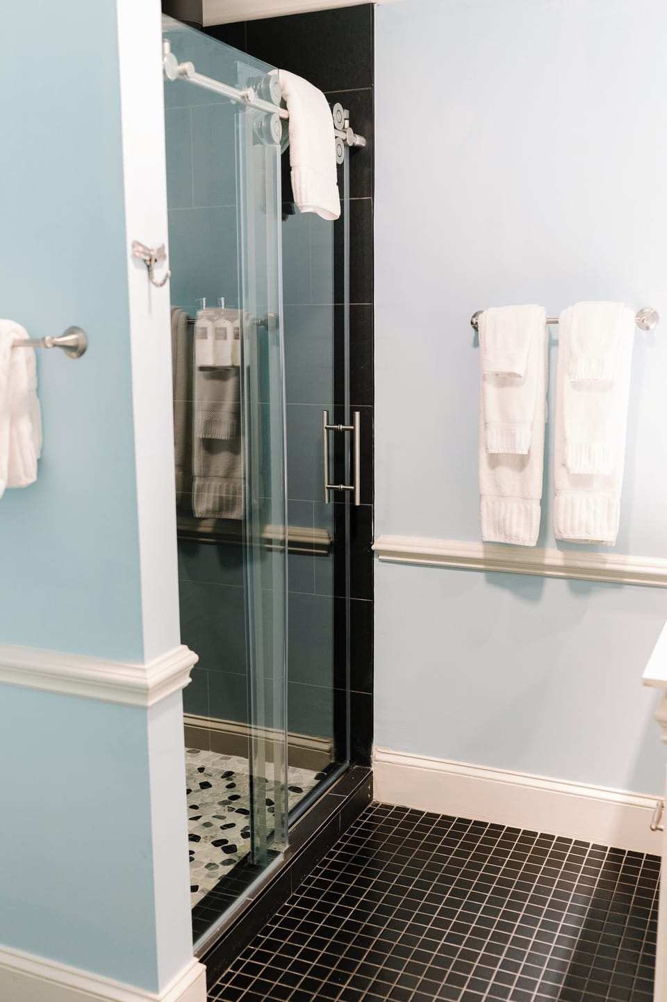 Room, Private Bathroom (Hawthorne) | Bathroom | Free toiletries, hair dryer, bathrobes, towels