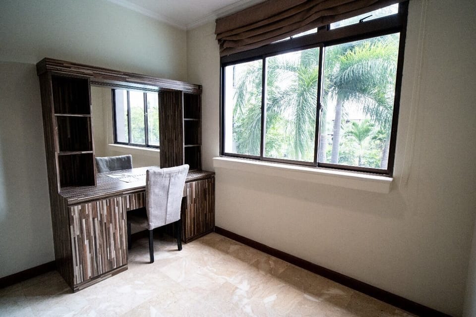 Marvelous Family Stlye (1 King, 1 Single, 1 Single) | Premium bedding, free minibar, in-room safe, desk