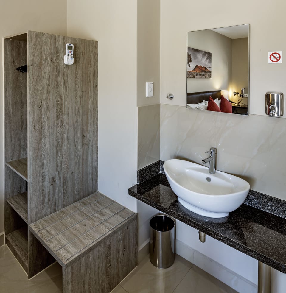 Bathroom sink