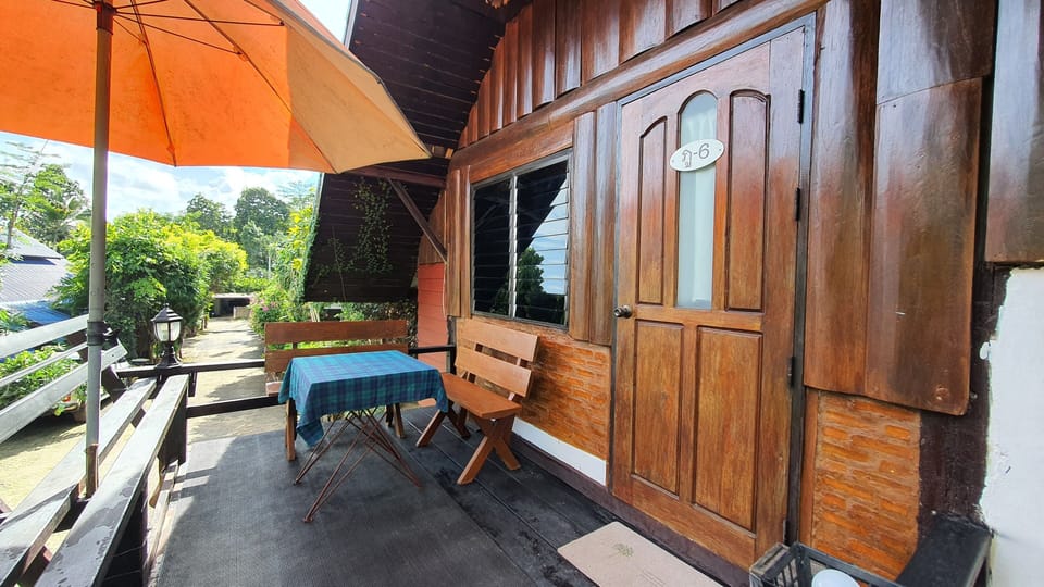 Family Bungalow, Mountain View | Living area | 32-inch LCD TV with satellite channels, TV