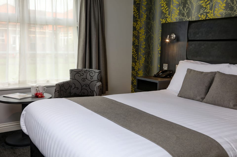 1 bedroom, desk, iron/ironing board, WiFi (free)