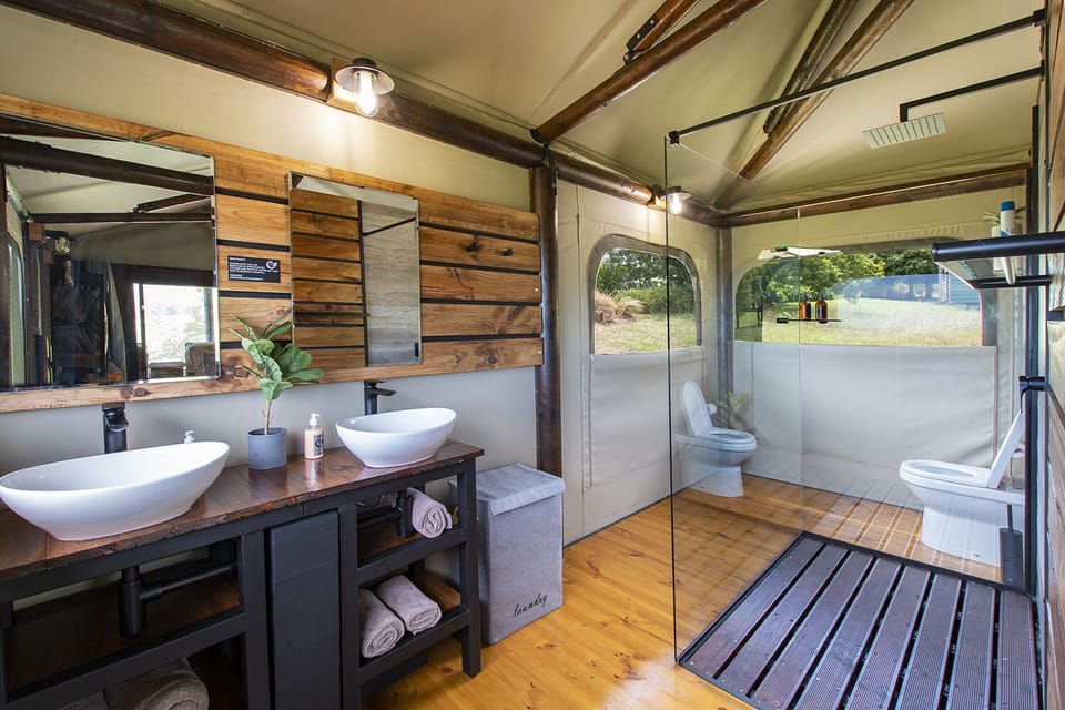 Luxury Tent | Bathroom | Shower, towels