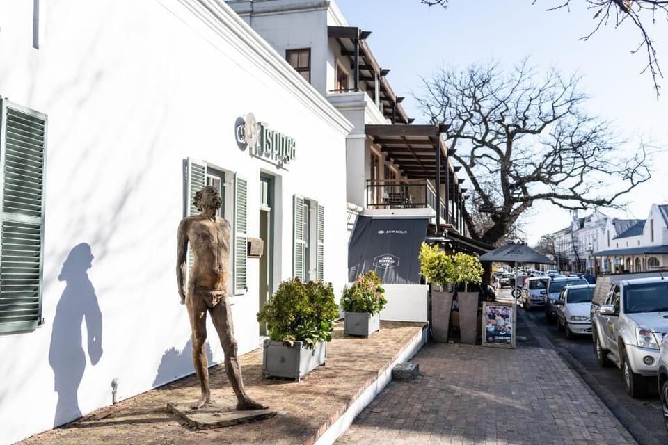 City Apartment, 3 Bedrooms, Non Smoking, City View | Street view