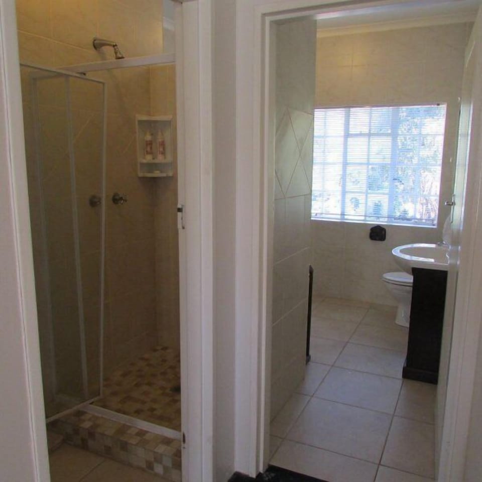 Comfort Double Room, 1 Bedroom (Upstairs Double Suite ) | Bathroom shower
