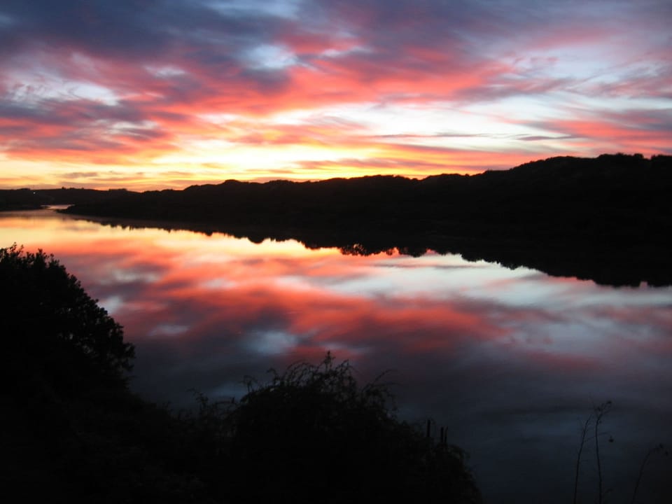 Superior Studio Suite, 1 Bedroom (Fish Eagle Suite ) | Minibar, in-room safe, individually decorated, individually furnished