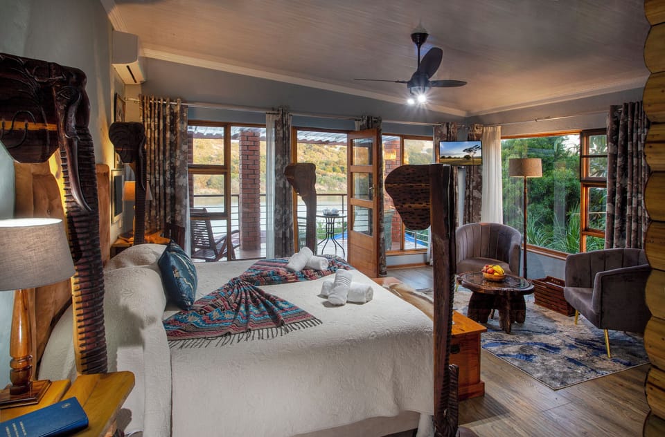 Superior Suite, 1 Bedroom (Afrika Suite ) | Minibar, in-room safe, individually decorated, individually furnished