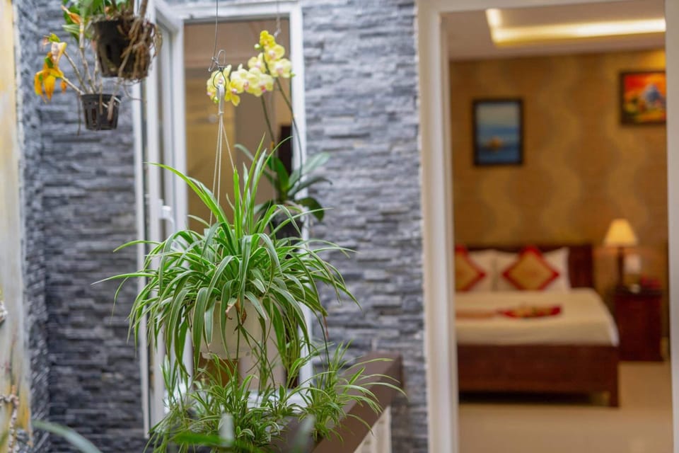 Minibar, in-room safe, desk, free WiFi