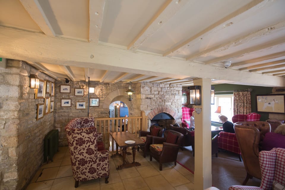 Lobby lounge