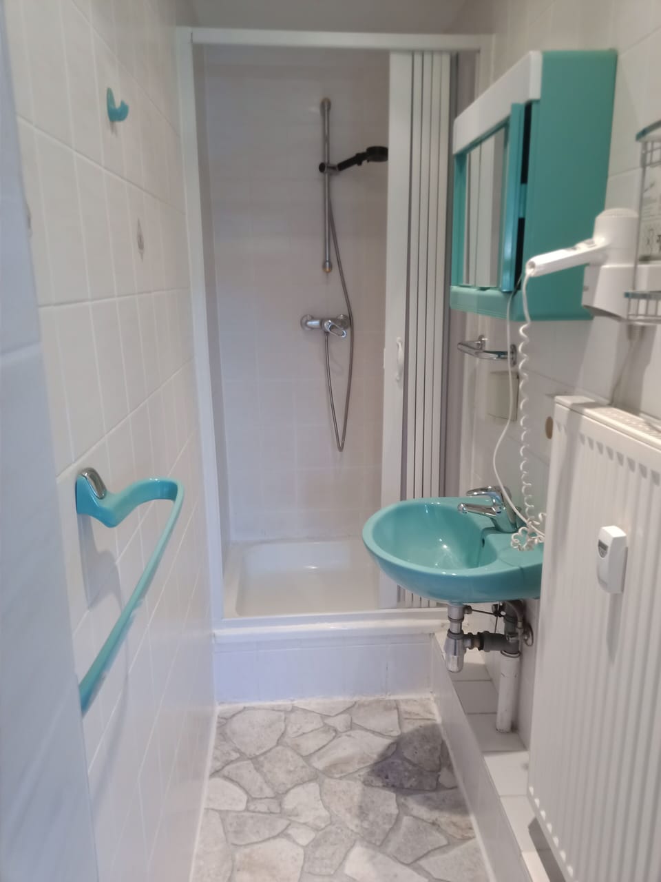 Standard Double Room, Private Bathroom | Bathroom | Hair dryer, towels