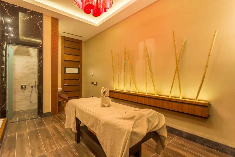 Sauna, hot tub, steam room, Turkish bath, body treatments, facials