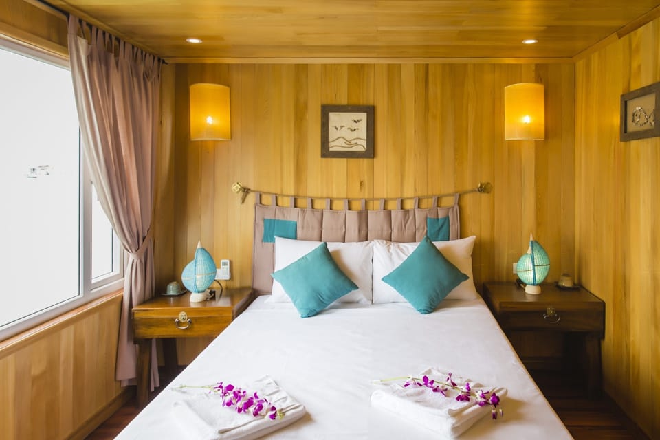 In-room safe, blackout drapes, rollaway beds