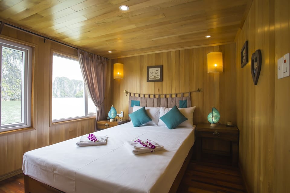 In-room safe, blackout drapes, rollaway beds