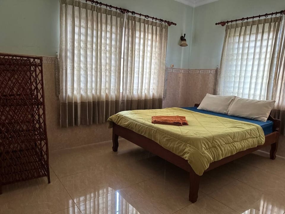 Deluxe Double Room, Garden View | Premium bedding, desk, free WiFi, bed sheets