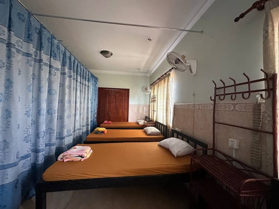 Economy Room, Mixed Dorm, Garden View | Premium bedding, desk, free WiFi, bed sheets