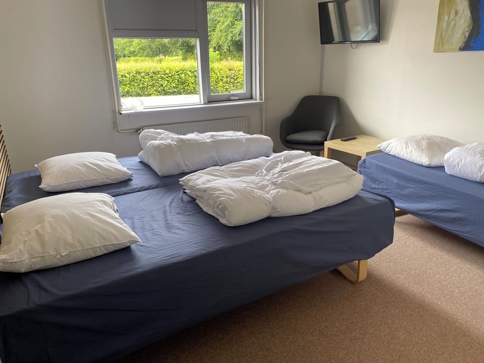 Triple Room | Free WiFi, bed sheets
