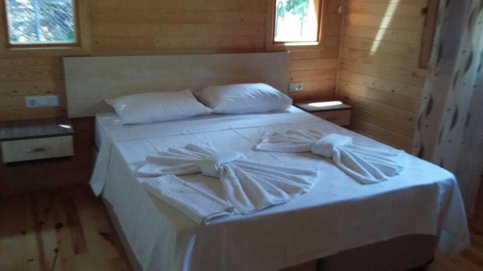 1 bedroom, premium bedding, in-room safe, desk
