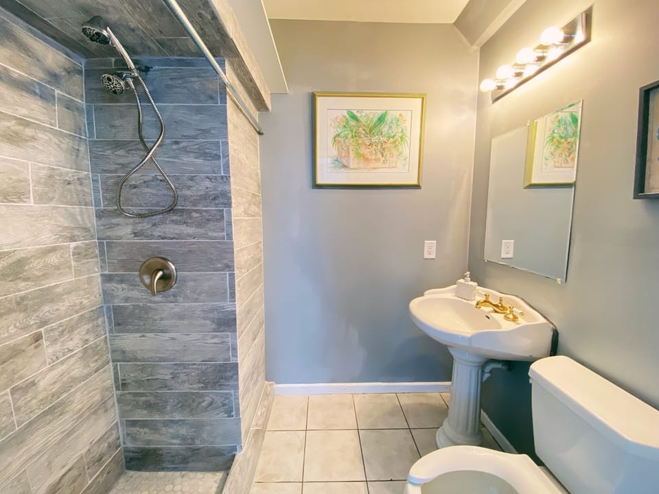 Presidential Suite, Multiple Beds, Ocean View | Bathroom | Free toiletries, hair dryer, towels, soap