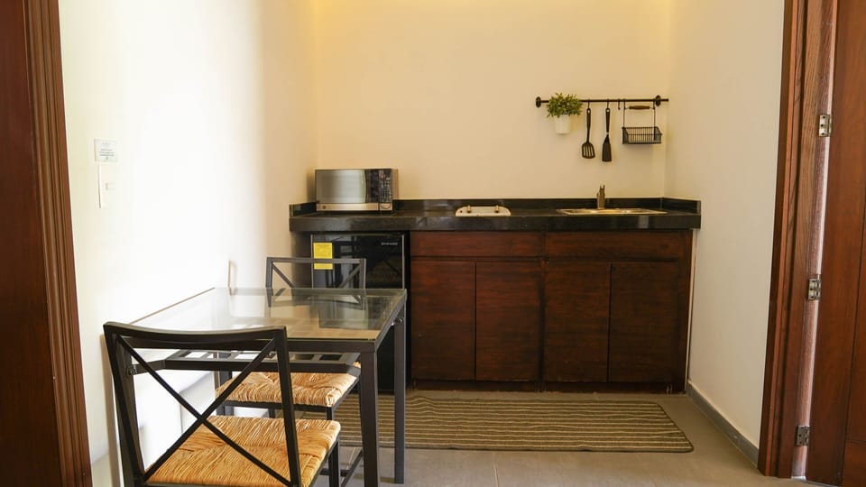 Superior Loft, 1 King Bed, Hot Tub | Private kitchen | Coffee/tea maker