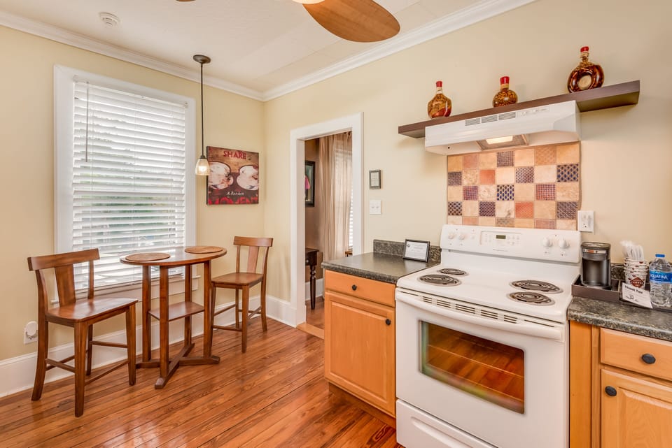 Suite, Non Smoking, Kitchen (Diamond) | Private kitchen | Fridge, microwave, coffee/tea maker