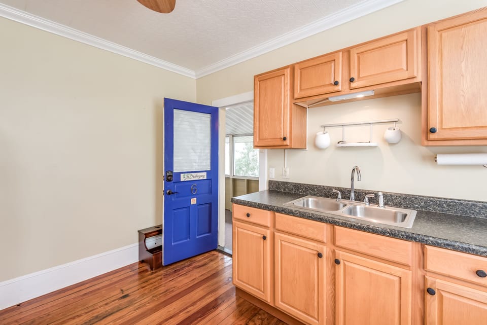 Suite, Non Smoking, Kitchen (Diamond) | Private kitchen | Fridge, microwave, coffee/tea maker