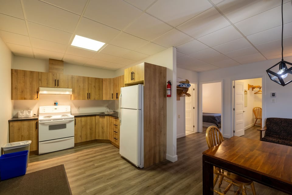 Condo, 3 Bedrooms | Private kitchen | Microwave, coffee/tea maker